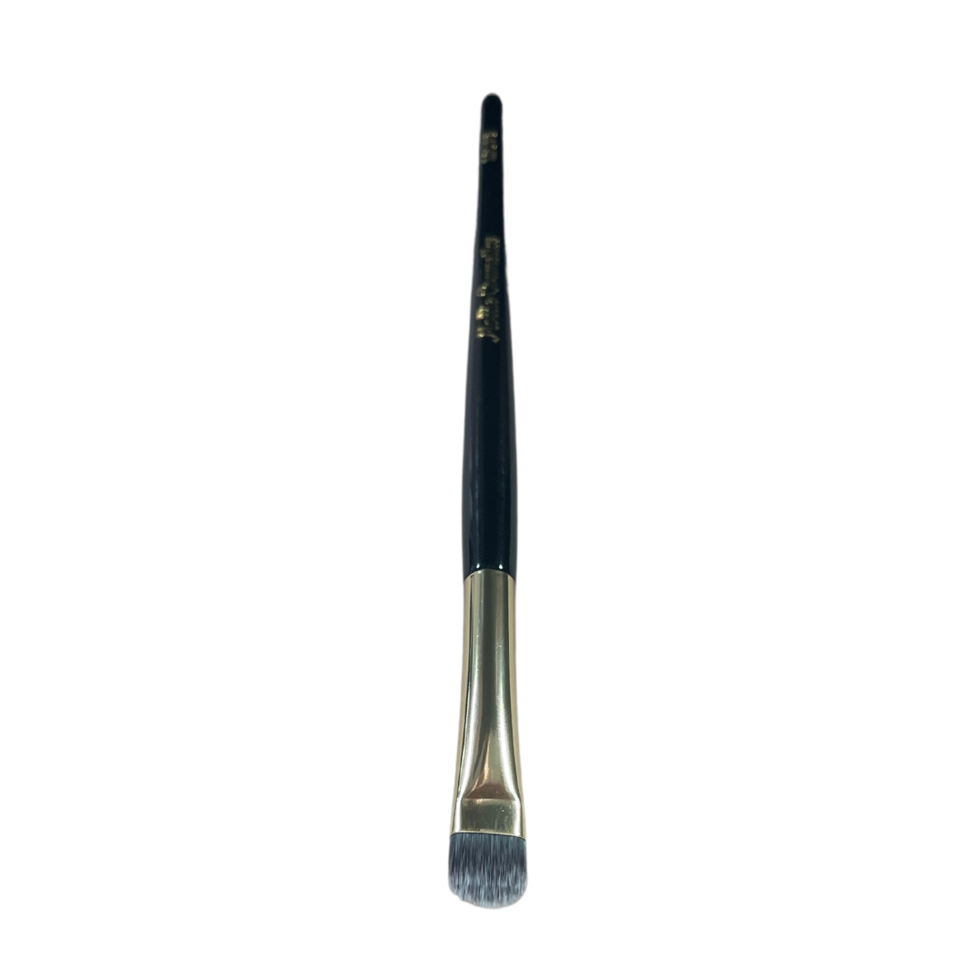 MC18 - Flat Eyeshadow Brush
