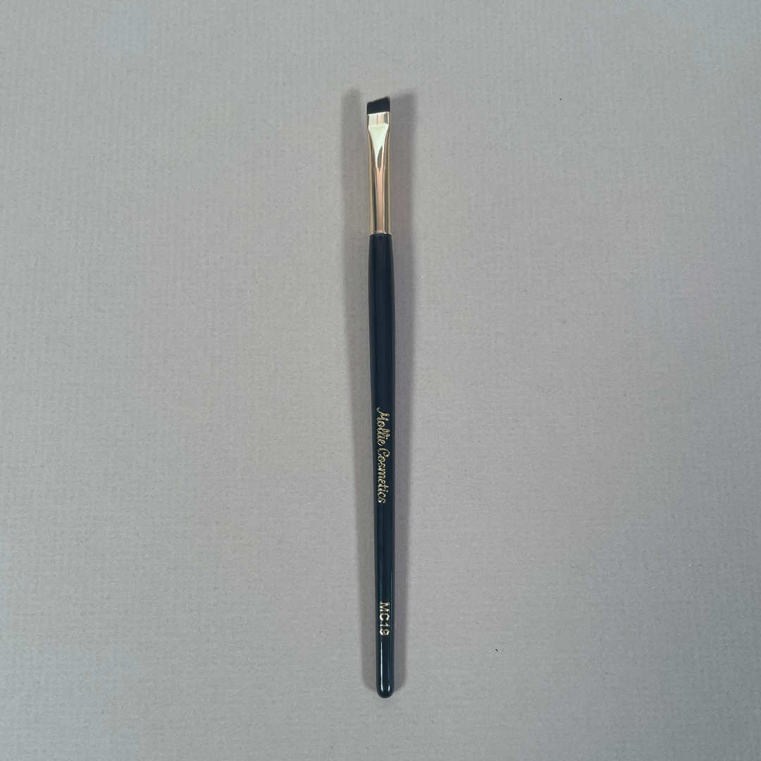 MC19 - Flat Angled Brush (Liner/Brows/Lips)