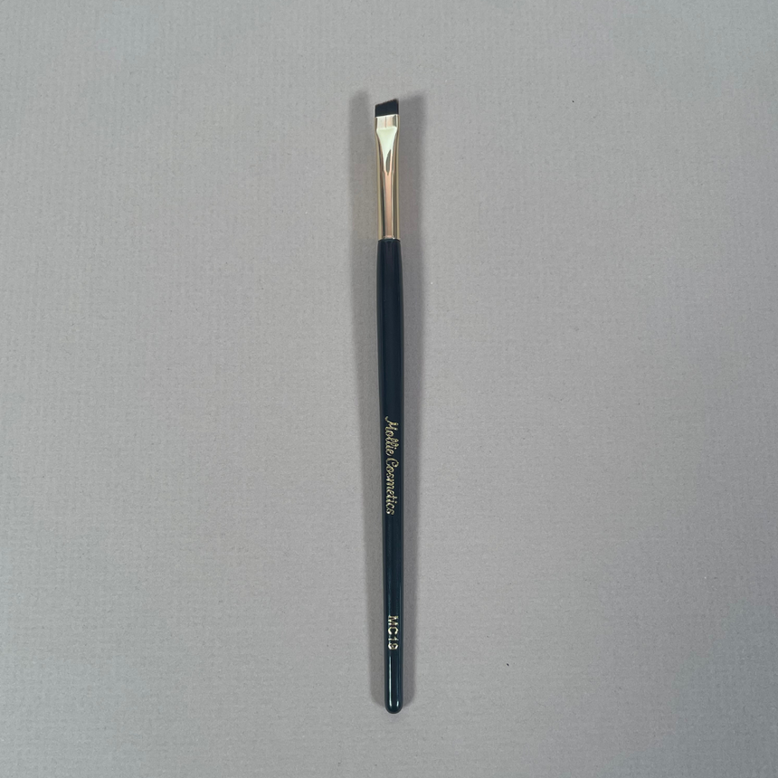 MC19 - Flat Angled Brush (Liner/Brows/Lips)