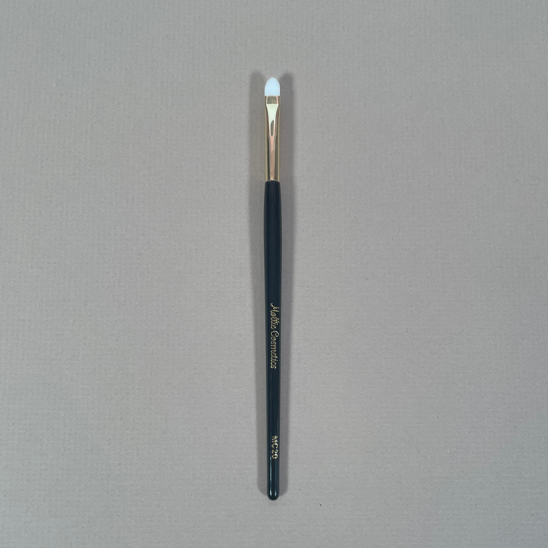 MC20 - Flat Detail Brush (Eyeshadow/Lips)